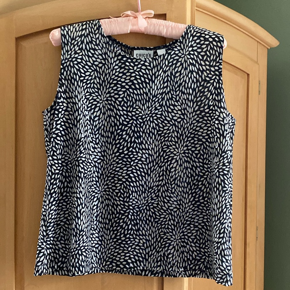 Chico’s black and white shimmery flower pattern  sleeveless shell with